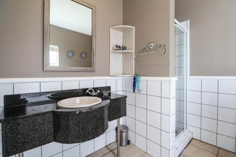 To Let 4 Bedroom Property for Rent in Pinnacle Point Golf Estate Western Cape